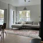 Valkeinen